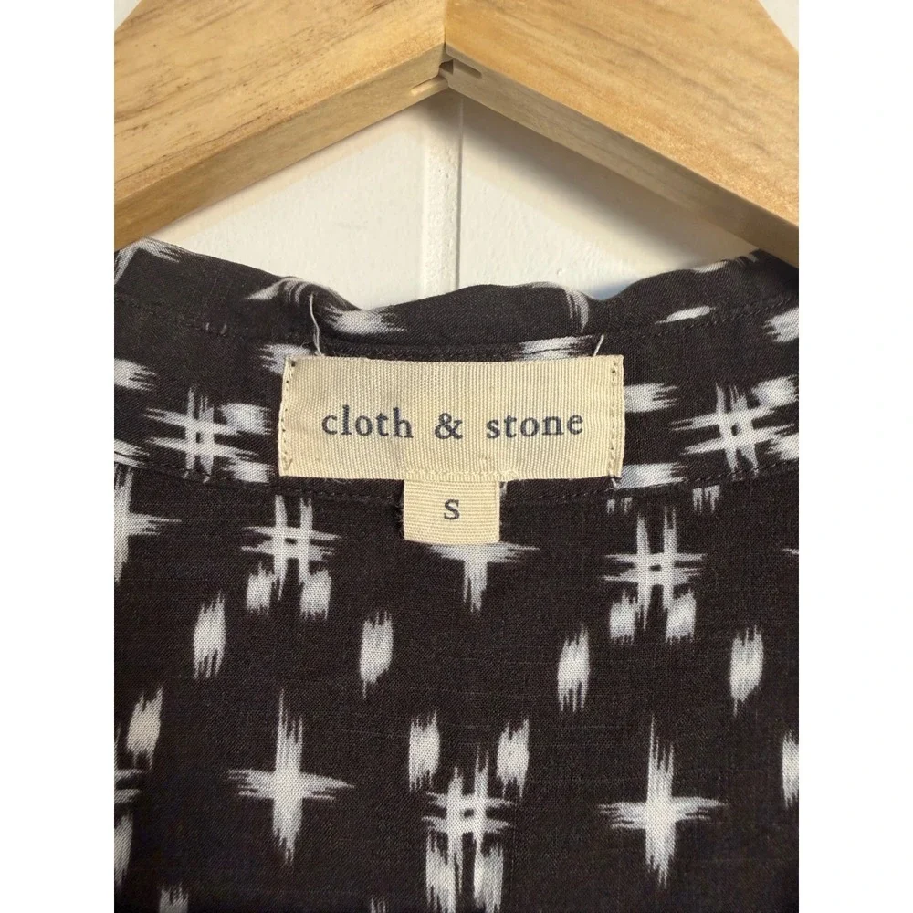 Boho Mod Cloth & Stone Button Down Shirt Small Black White Geometric